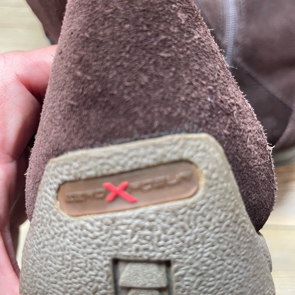 Kohl's Brown Winter Boots with Toggle Closures - Picture 5 of 6